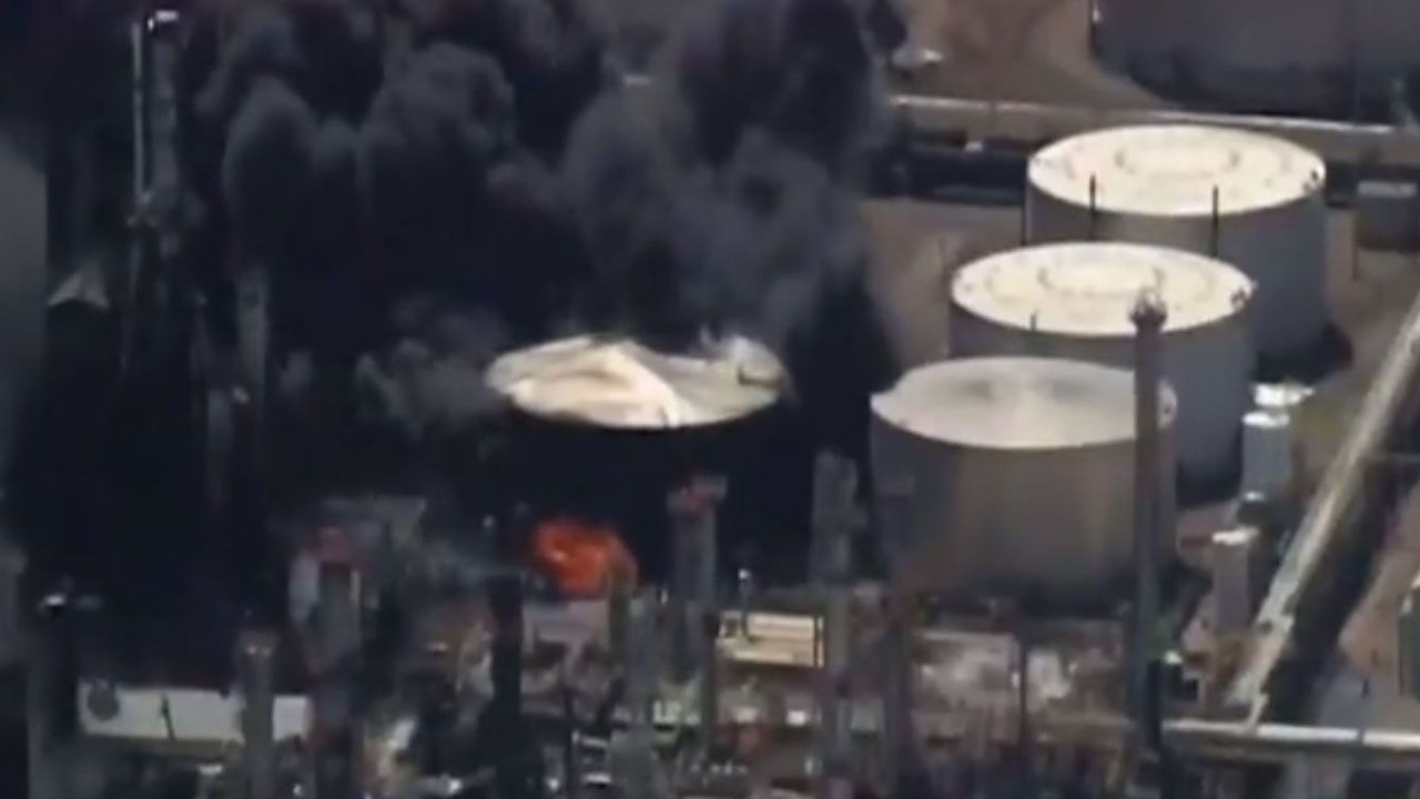 Explosion Rocks Wisconsin Refinery; Injuries Reported