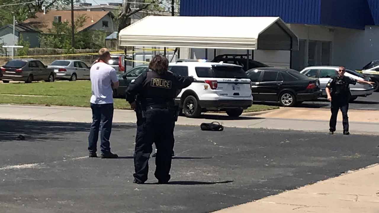 Tulsa Gun Battle Sends 2 People To The Hospital