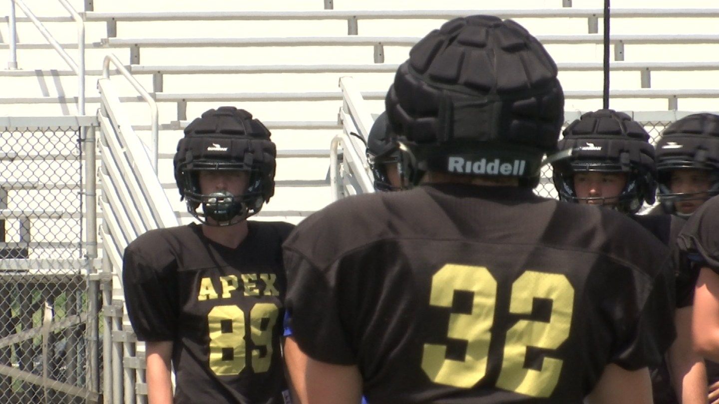 Broken Arrow Football New Helmets To Reduce Head Injuries At Practice