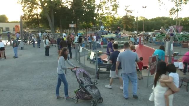Little Kids Form Long Lines At Bartlesville Kiddie Park