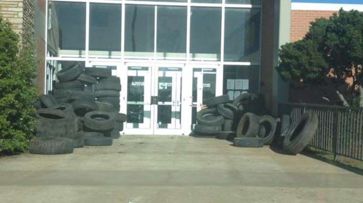 Oologah High School Seniors Pull 'Tired' Prank