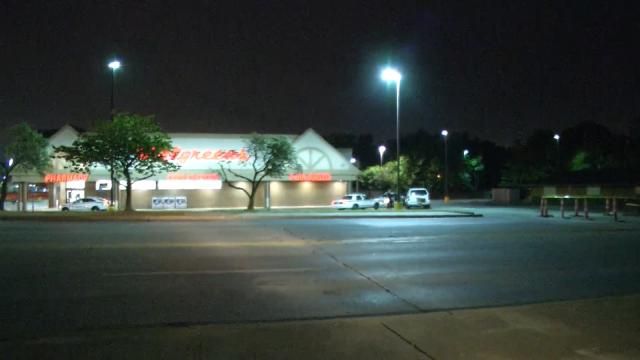 Man With Shotgun Robs Tulsa Walgreens