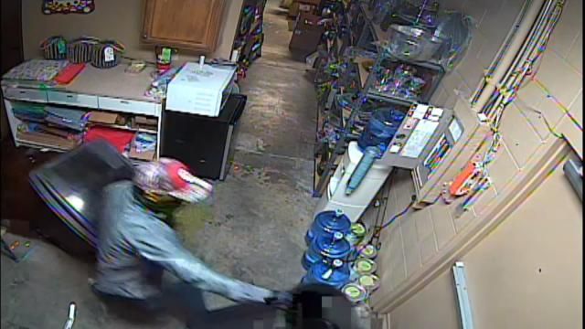 Tulsa Police Seek J. Spencer Jewelry Store Burglar