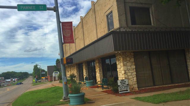 Green Country Officer 'Shocked' Candid Video Of Him Helping Elderly Hits Internet