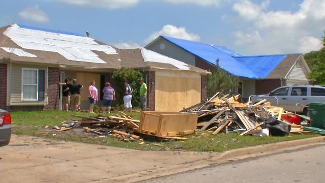 Oklahoma Tornado Victims Already Finding Scammers