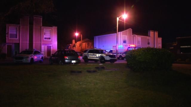 Tulsa Woman Stabs Boyfriend With Bowie Knife, Police Say