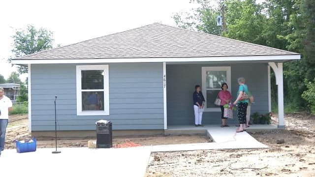 Habitat For Humanity Back To Work After Rain Slows Down Crews