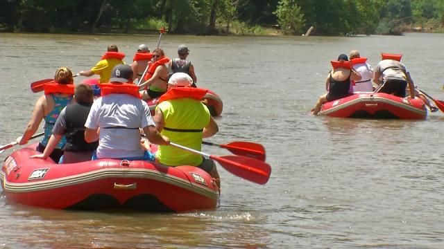 Flooded Illinois River Proving Dangerous For Floaters