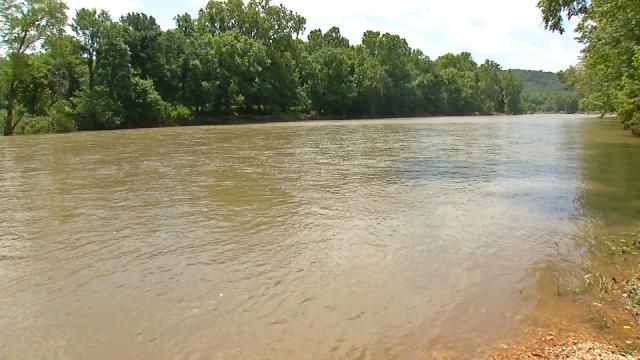 Floaters Survive Fast-Moving, Flooded Illinois River