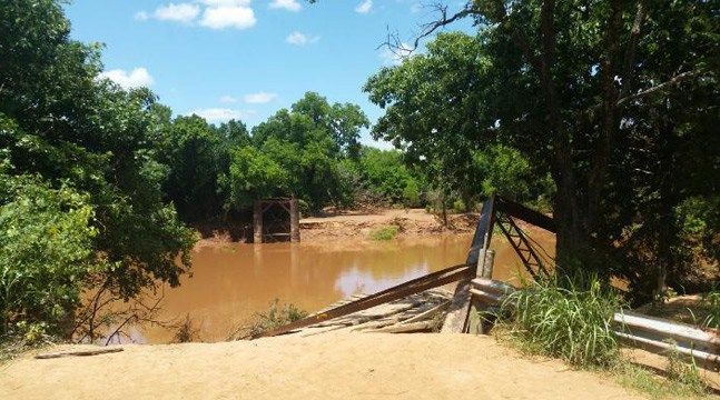 Receding Water Reveals Demise Of One Of Oklahoma's Oldest Bridges