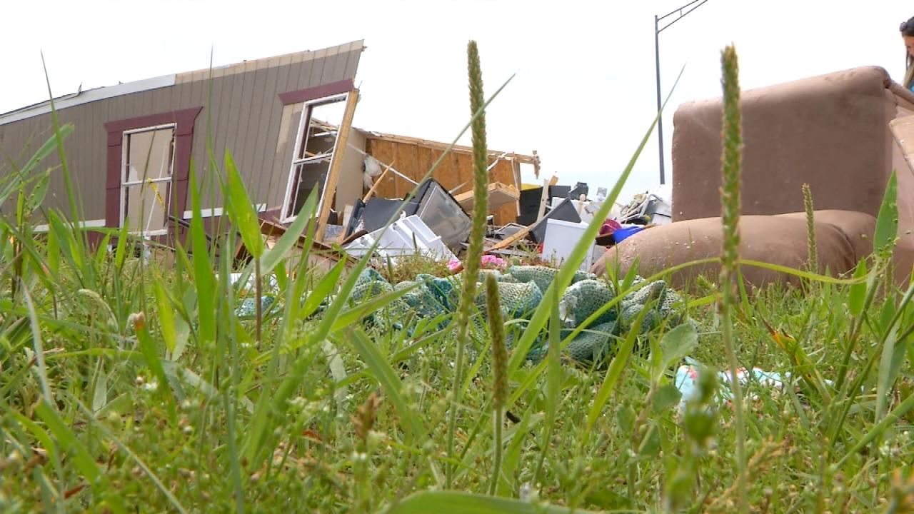 Oklahoma Vet, Fiancee Receive Gifts After Tornado Destroys Wedding Decor