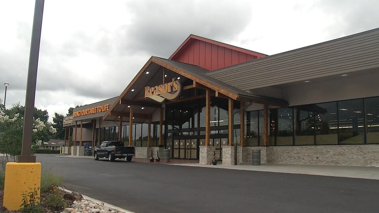 New Reasor's Concept Store Closer To Opening Brookside Doors