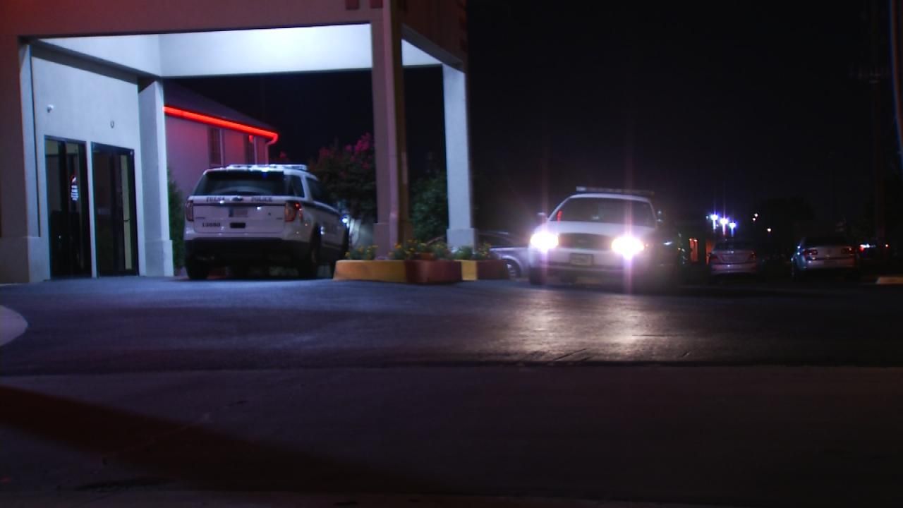 Man Points Rifle At Tulsa Motel Clerk During Robbery