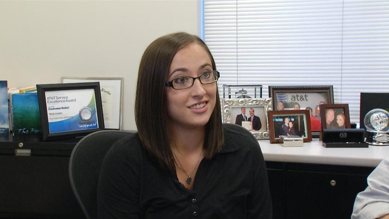 Tulsa AT&T Operator Helps Rescue Texas Woman After Wreck