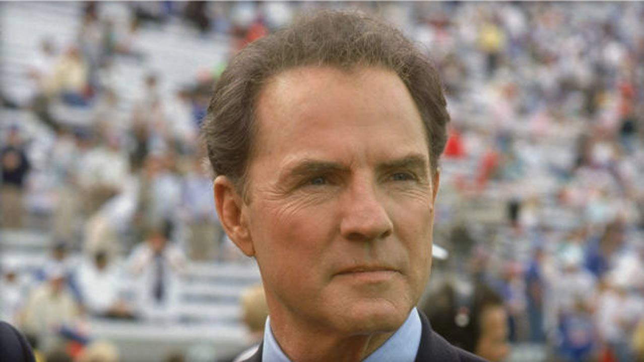 Football MVP, Sports Commentator Frank Gifford Dies