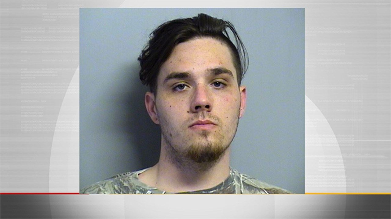 Shoplifter Drives Off With Customer Who Tried To Stop Him, Tulsa Police Say