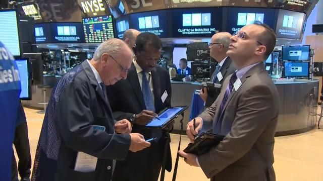 Stocks Tumble On Wall Street Again