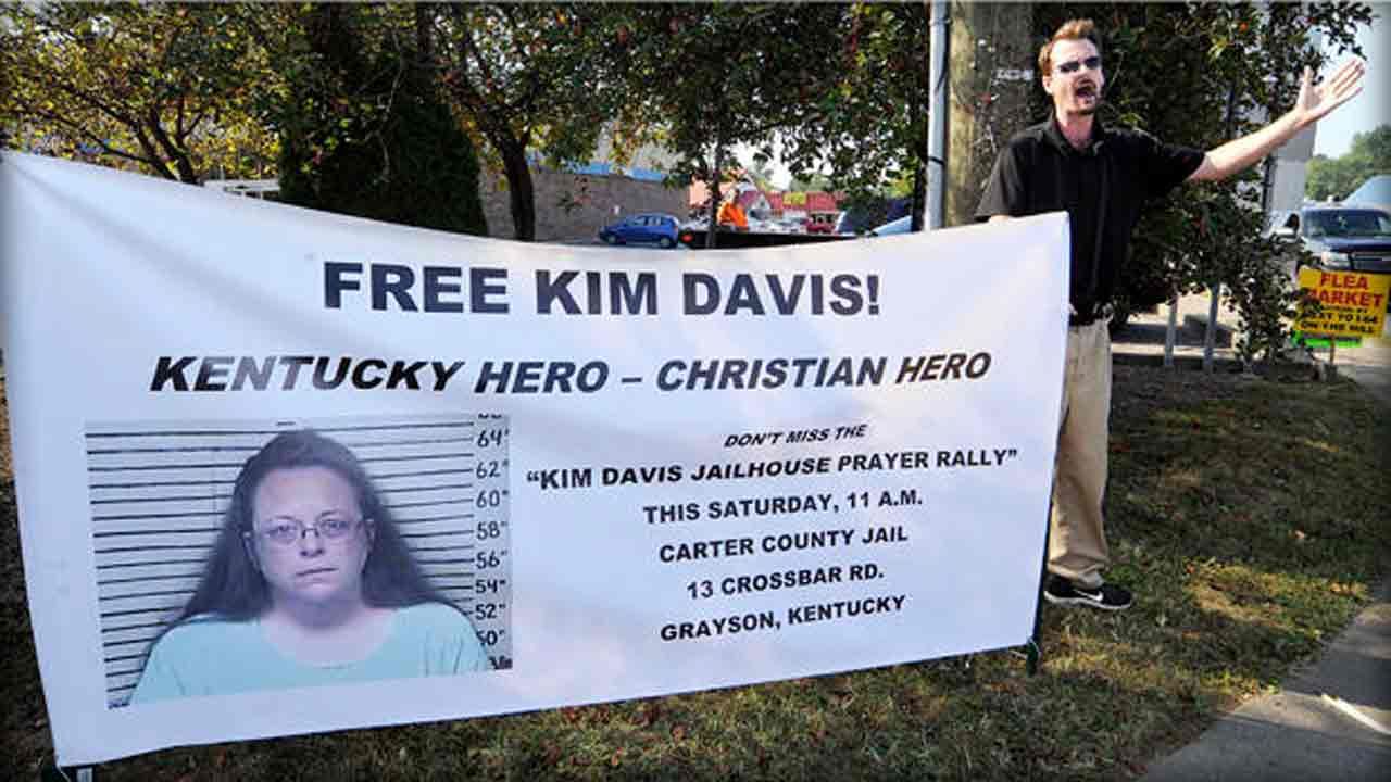 Lawyers Seek Federal Injunction To Free Embattled Kentucky Clerk