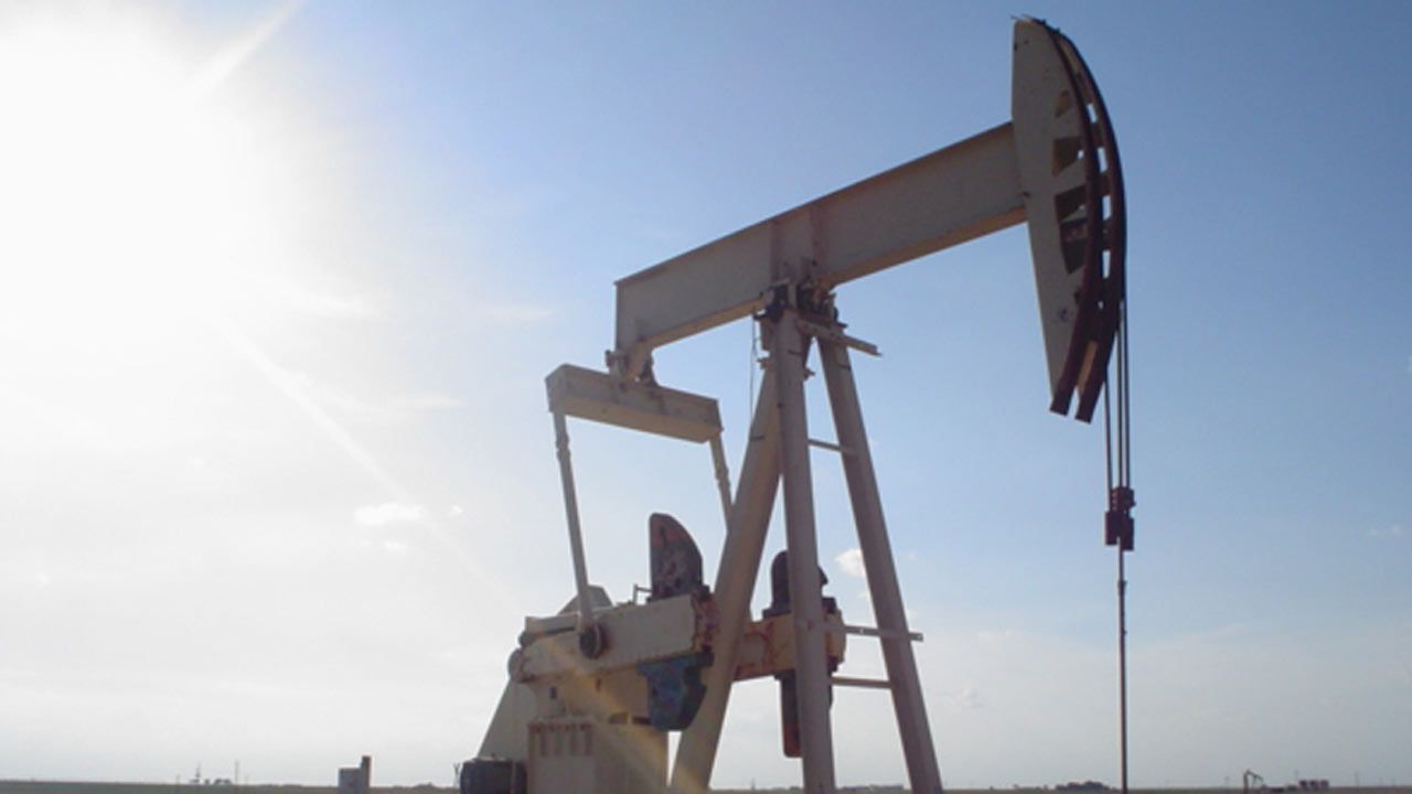 Analyst: Price Of Crude Could Sink To $20 A Barrel In 2016