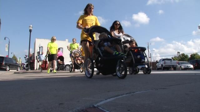 Fleet Feet Offers Program For 'Strollin Moms' To Pound The Pavement