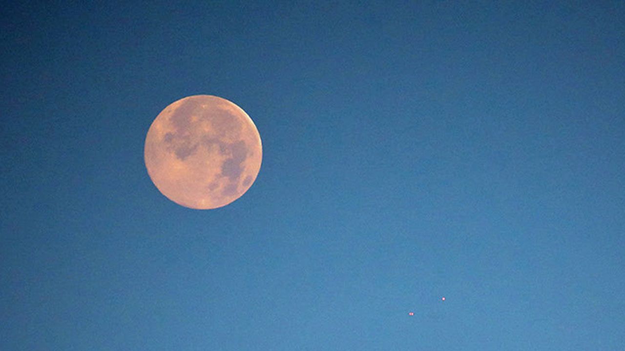 How To See This Weekend's Supermoon Eclipse
