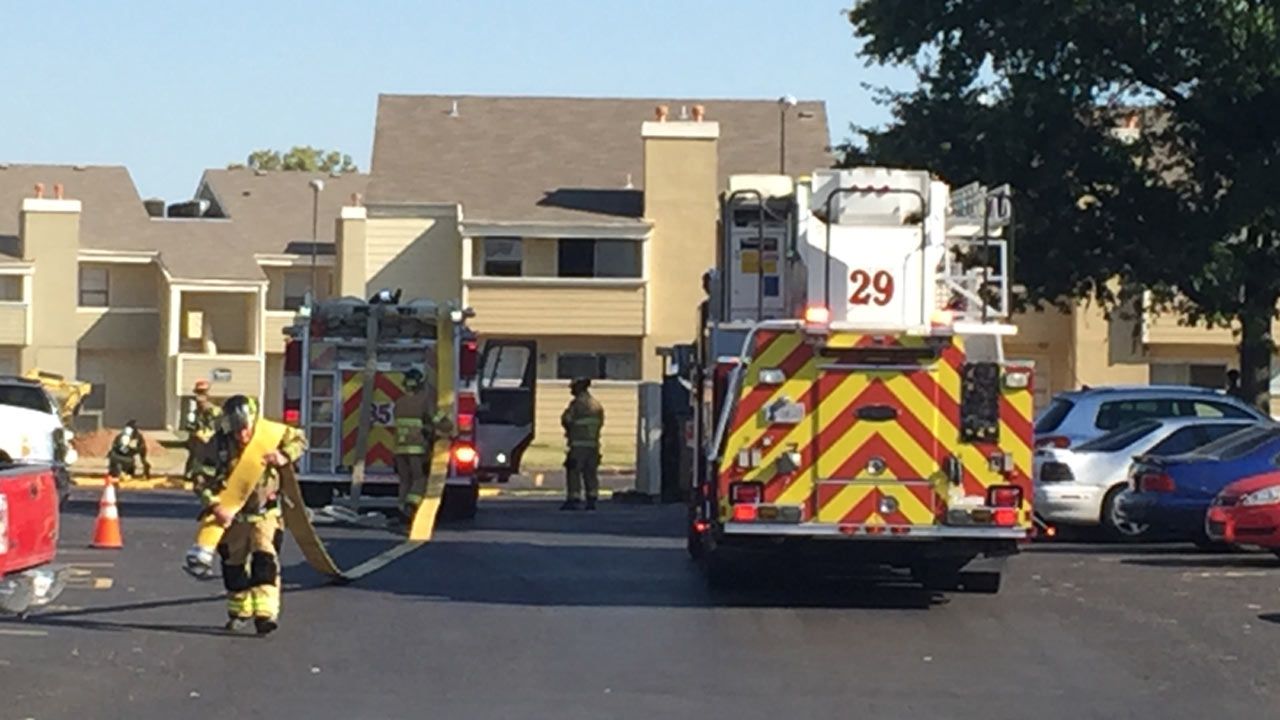 Apartments Evacuated After Workers Cut Tulsa Gas Line