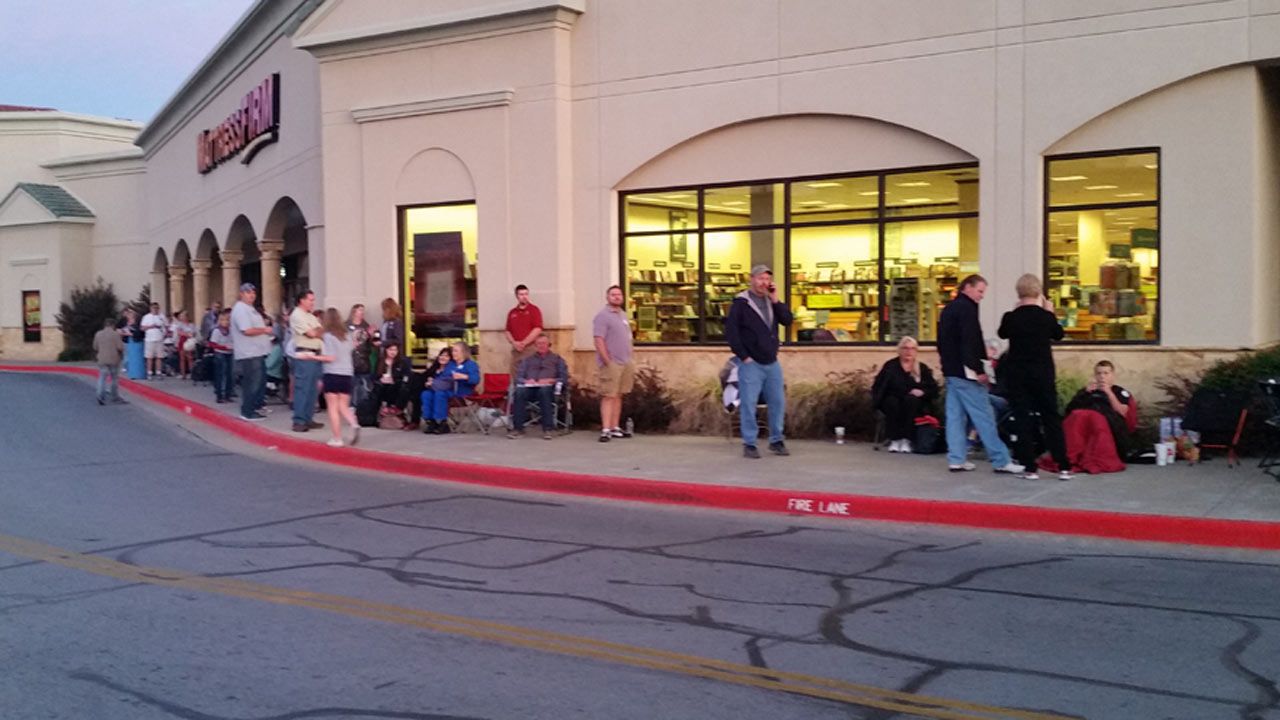 Line Forms Ahead Of GOP Candidate Dr. Ben Carson's Visit To Tulsa