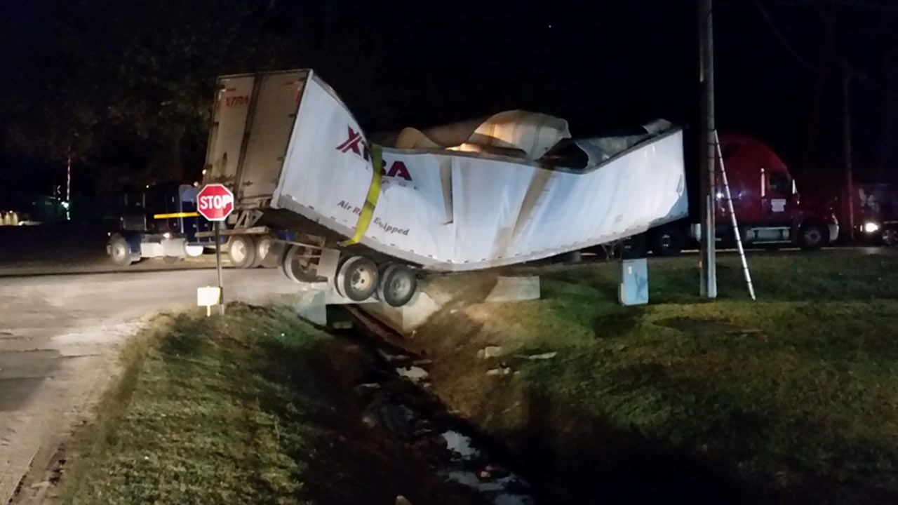 Stuck Semi Closes Sapulpa Intersection