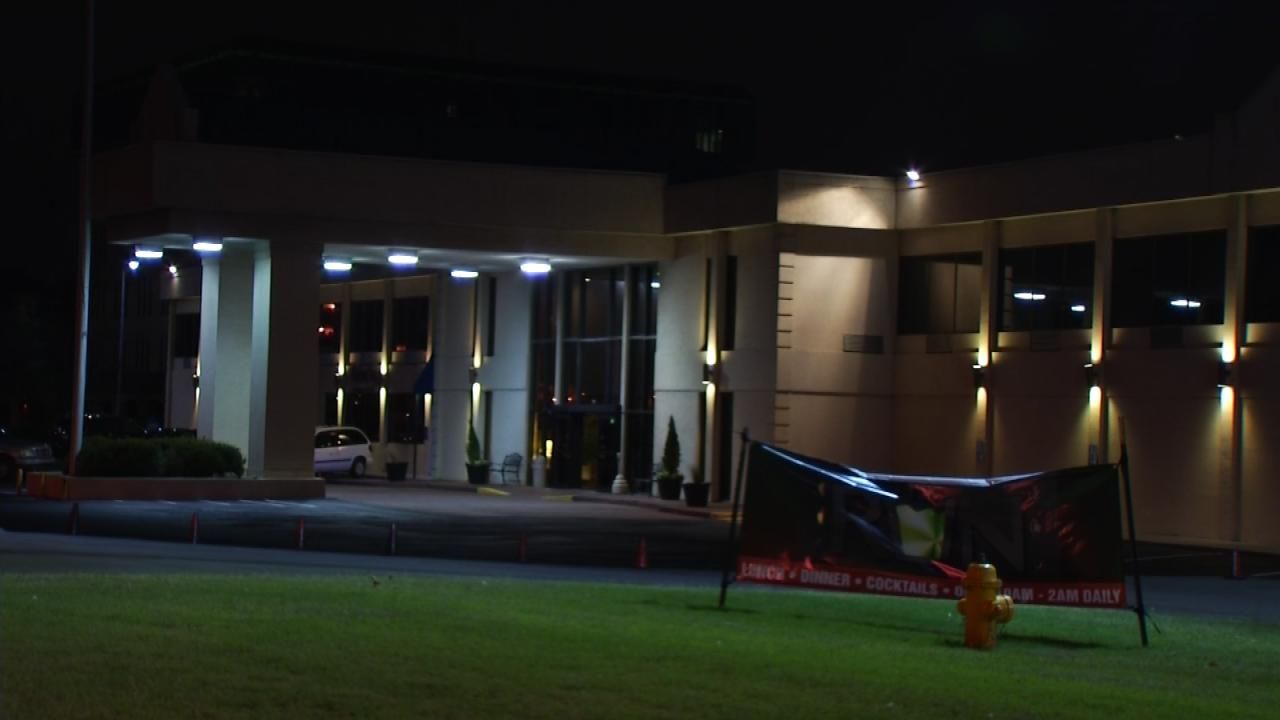 Police: Man Robbed Outside Tulsa Hotel