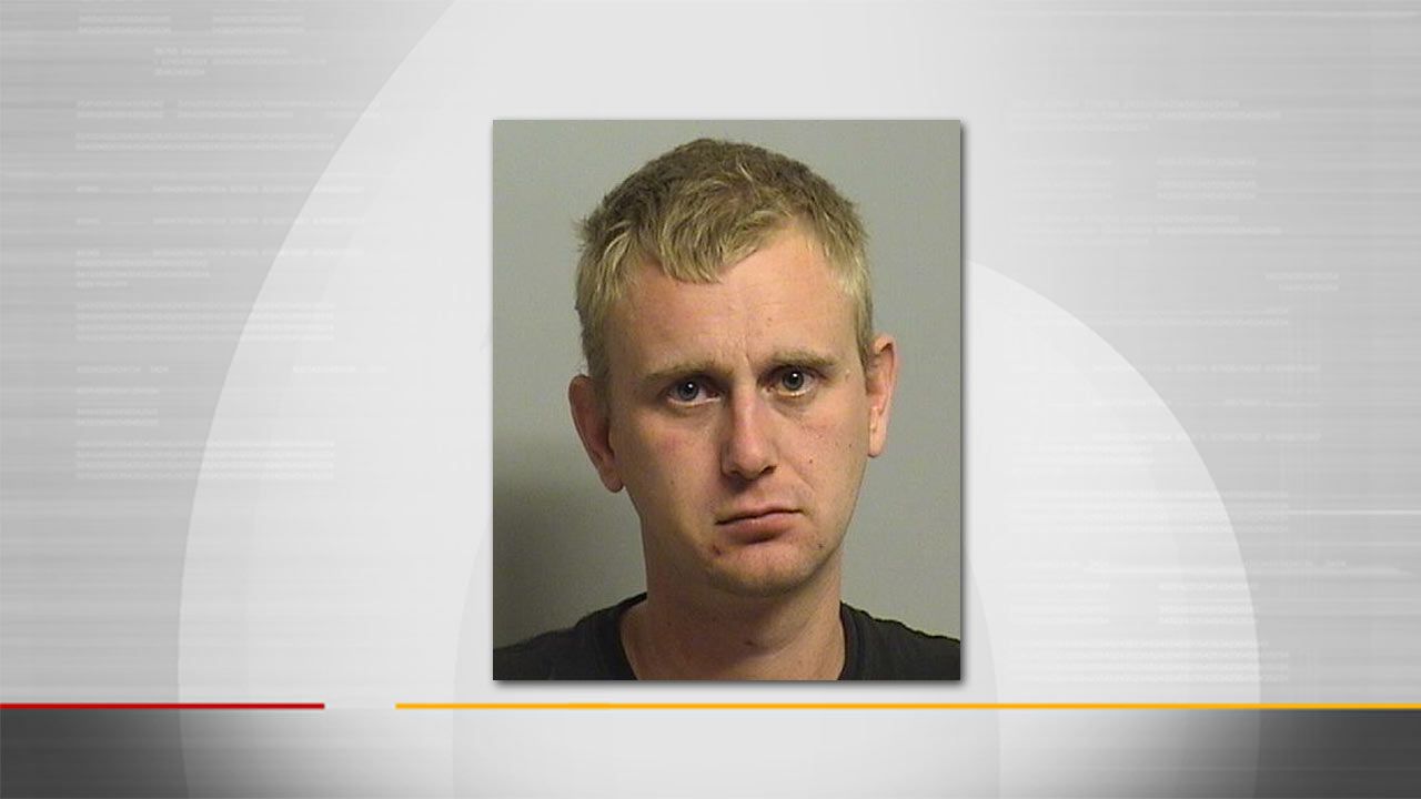 Suspect Jumps From Moving Tulsa Police Car