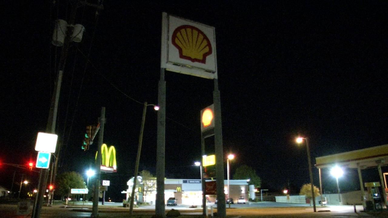 Man With Knife Robs Tulsa Gas Station