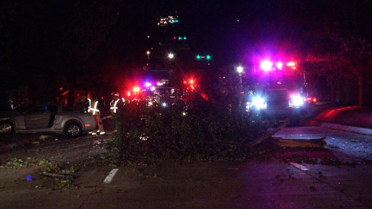 Two Injured When Tulsa Driver Crashes Into Tree