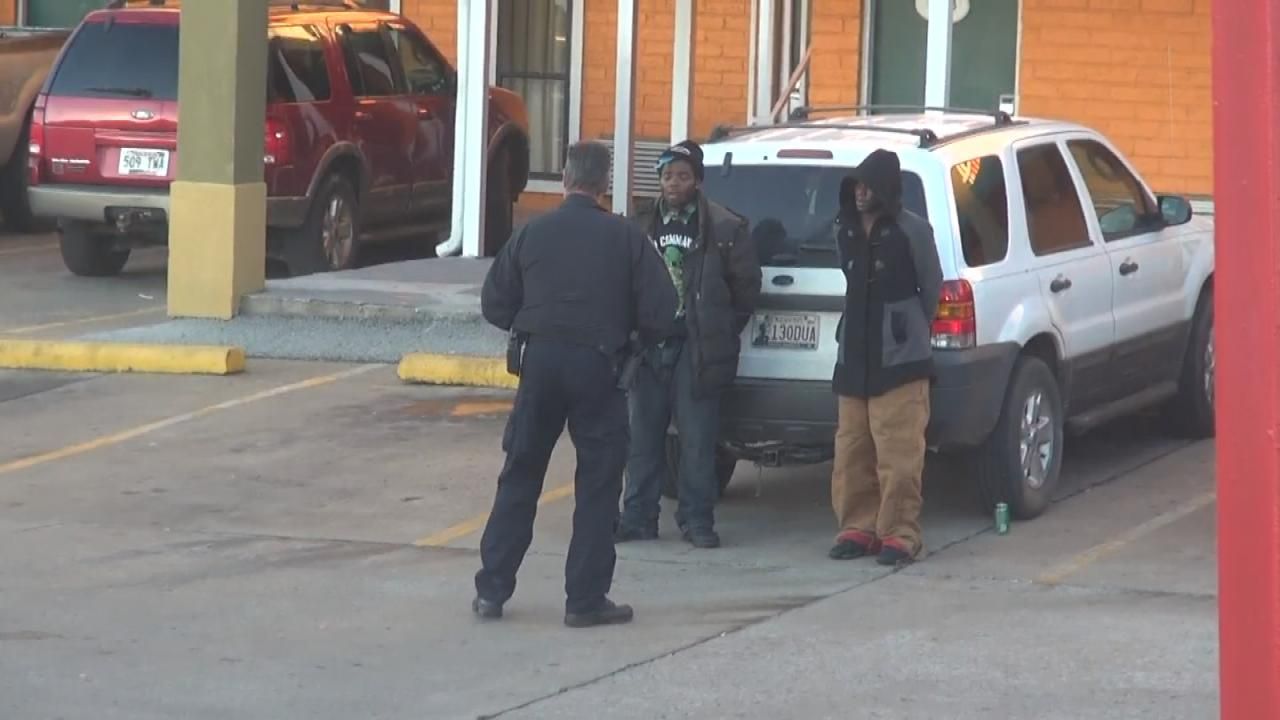 Man Robbed Outside Tulsa Motel, Police Say