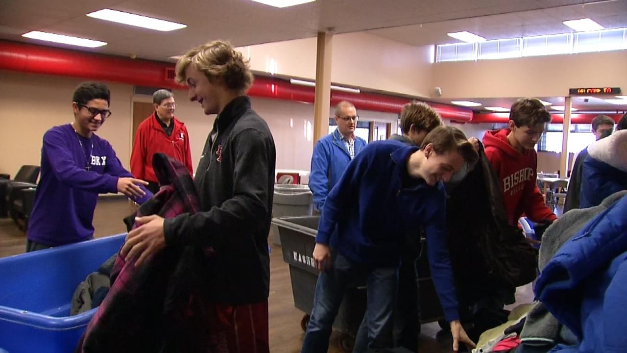 Tulsa Bishop Kelley Students Donate To Trav's Coats For Kids