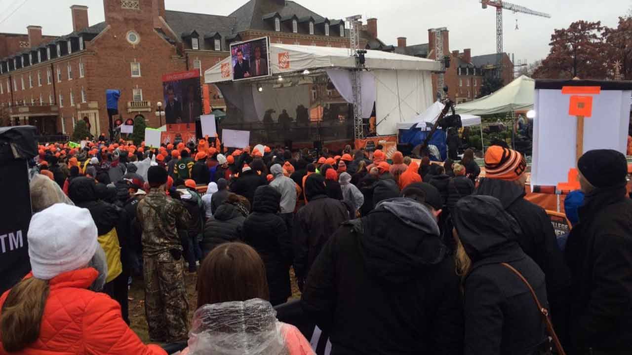 Bedlam: Fans Brave The Cold For Big 12 Title Matchup