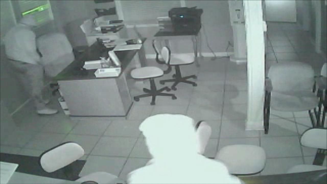 Surveillance Cameras Catch Tulsa Burglars Searching For Rent Checks