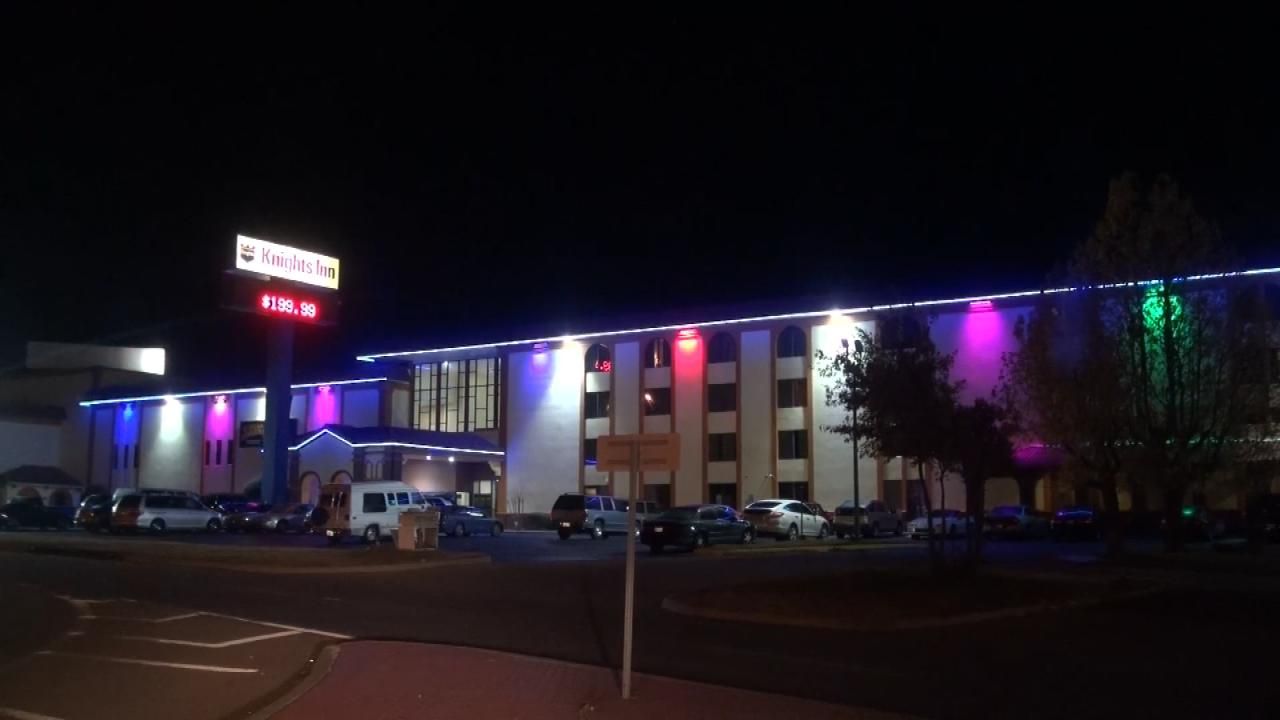 Police: Masked Man Robs Clerk At Tulsa Motel