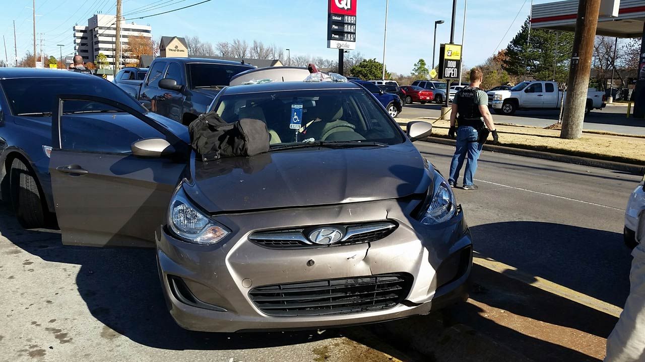 Robbery Suspects Ram Tulsa Police Cars During Chase