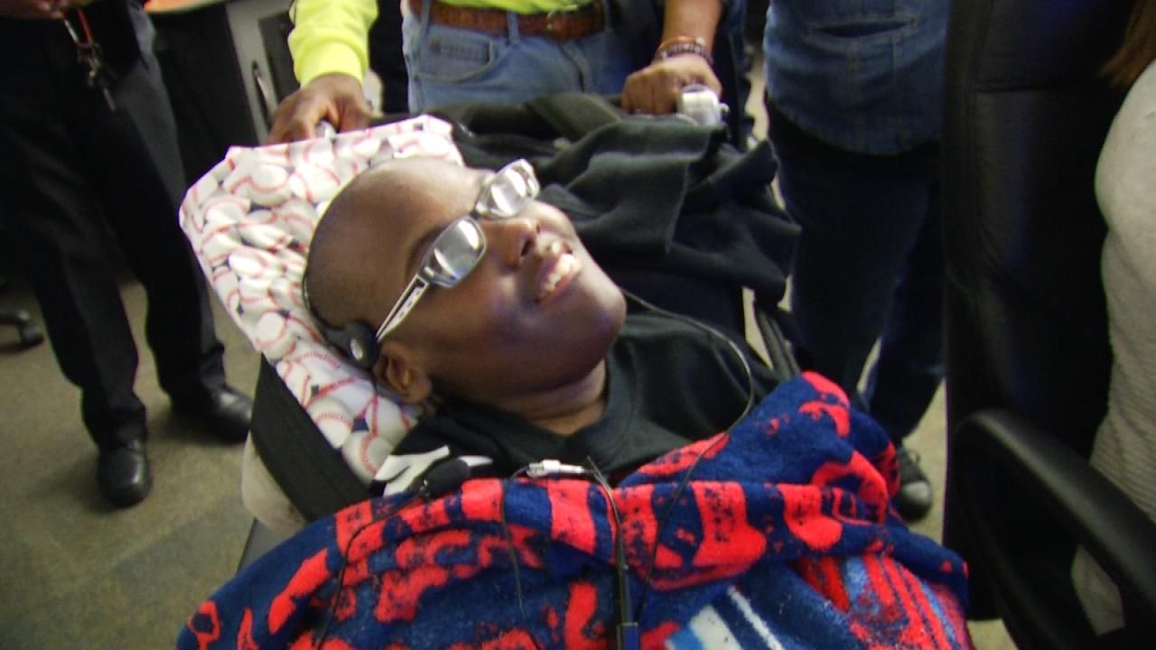 Tulsa Teen With Cerebral Palsy Becomes 911 Dispatcher For A Day