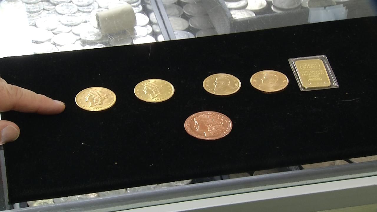 'Gold Santa' Donates Over $5,000 To Salvation Army