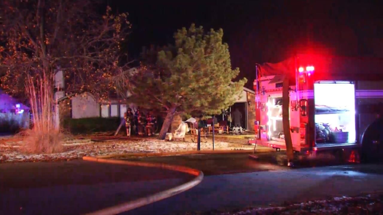 Broken Arrow Police Save Family From House Fire