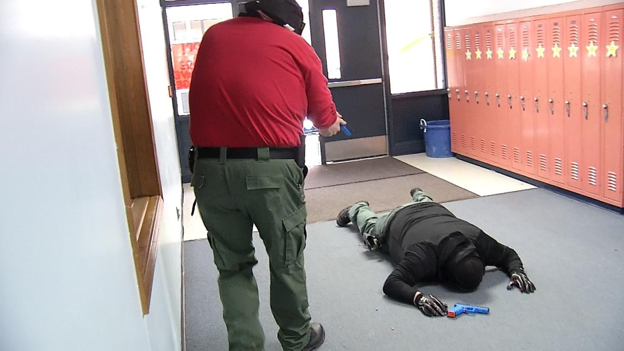 Mannford Officers Take Part In Active Shooter Training