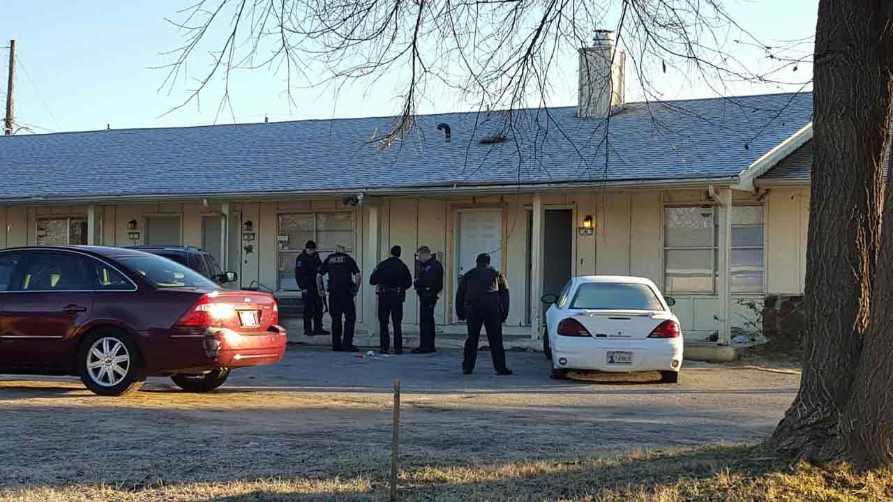 Police Investigate Shooting At Tulsa Apartment Complex