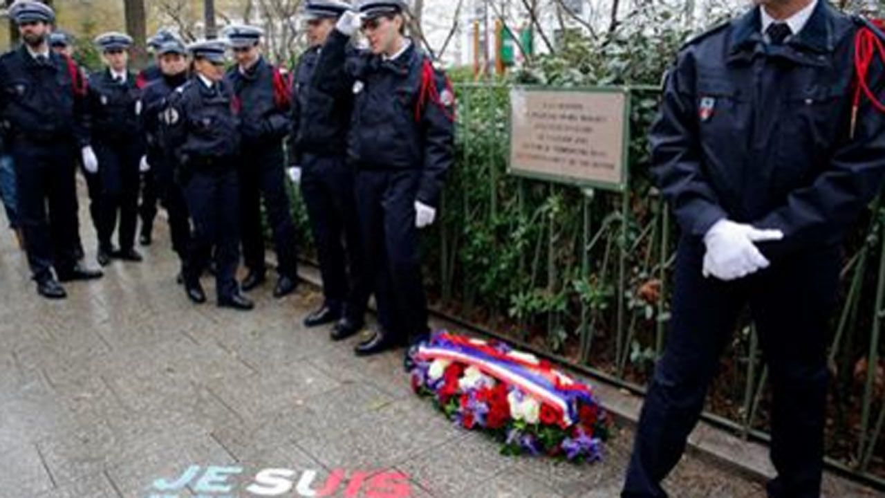 Armed Man Killed At Paris Police Station