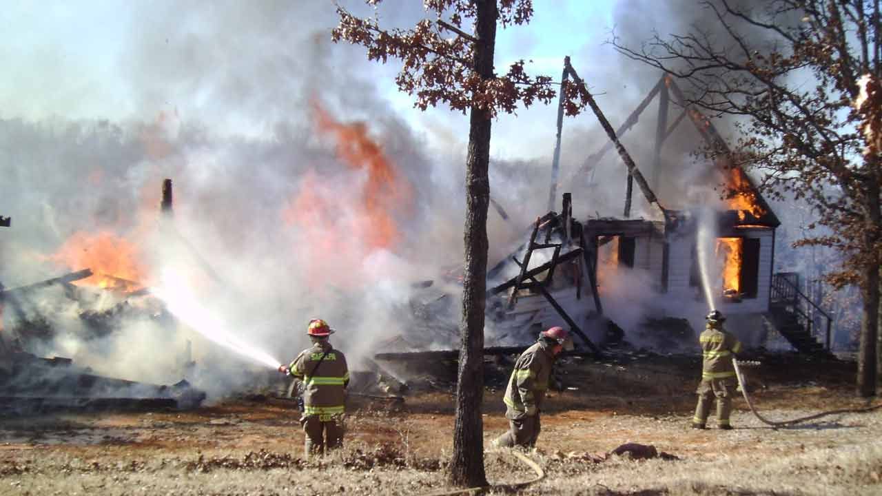 Three Escape Kellyville House Fire