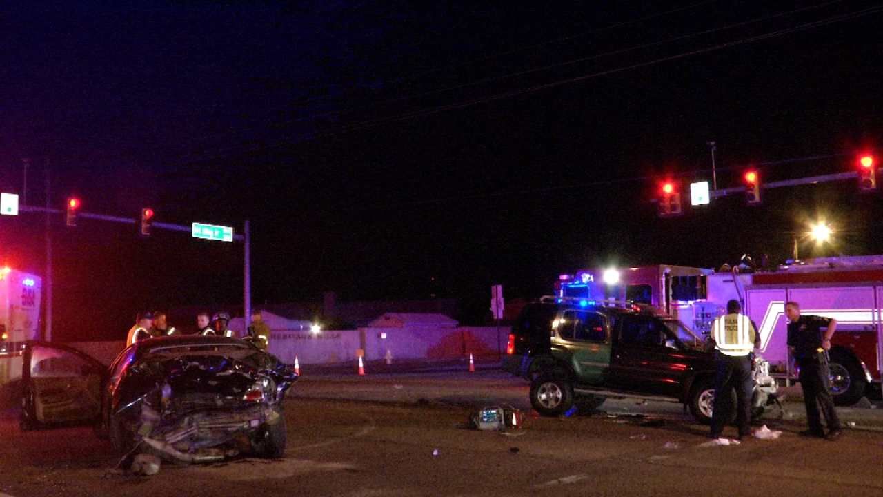 Stabbing Victim En Route To Hospital Injured In Tulsa Car Crash