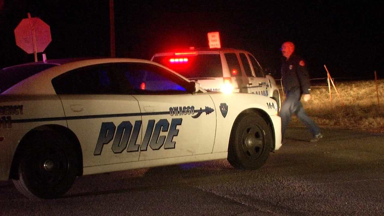 Owasso Police: Driver Fights With Officers After Chase, Crash