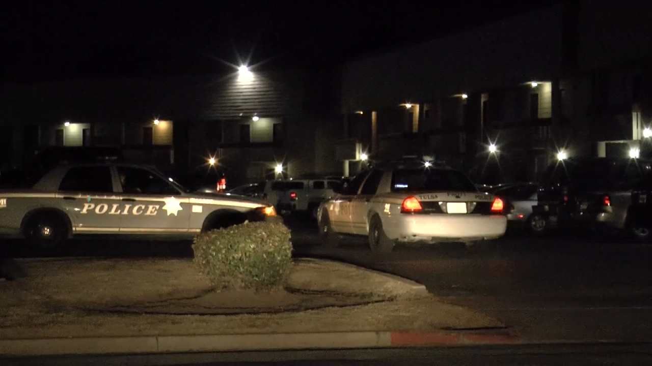 Tulsa Couple Robbed At Gunpoint Outside Their Apartment