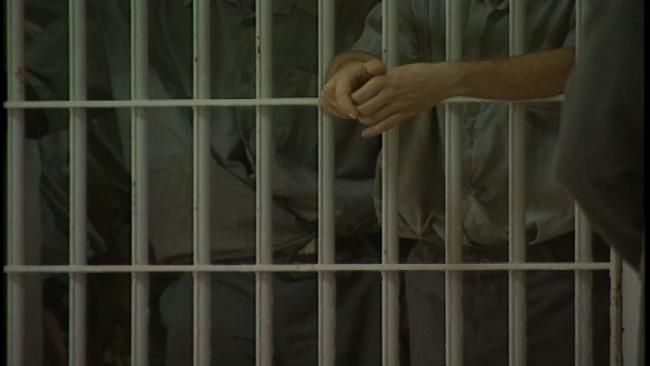 Oklahoma Prisons Try To Stop Influx Of Cell Phones To Inmates