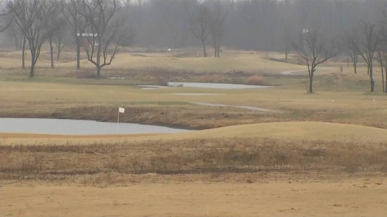Sapulpa Residents Protest Plan To Turn Golf Course Into Dirt Pit